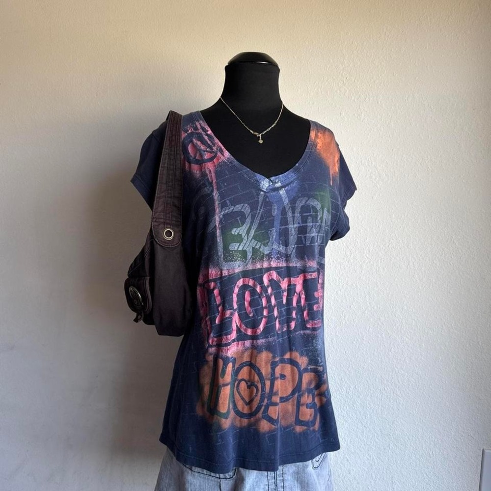 Y2K Mudd Womens Peace Love Hope Navy Blue Pink and Orange Paint Style Graphic Te
